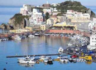 Affollamento turistico sull’isola di Ponza: Il sindaco chiede intervento dell’Esercito news-14092024-195715