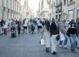 Giubileo Roma: Abusivi e Souvenir Falsi, Danno Incalcolabile news-21092024-102712