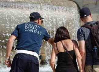 Turista fermato a Roma per aver tentato di tuffarsi nella Fontana di Trevi news-30092024-232006