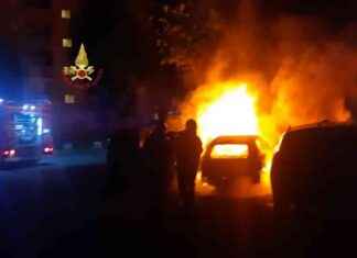 Incendio notturno a Roma: distrutte 16 auto e un furgone news-28112024-110700
